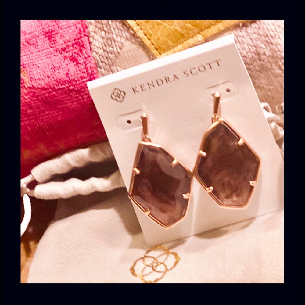 NWT Kendra Scott Dunn Rose Gold Sable Mica Drops MSRP $158 😍 - Picture 7 of 9